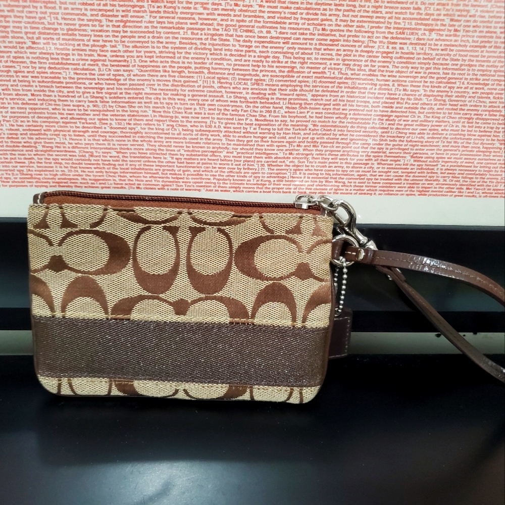 NWOT authentic Coach wristlet
